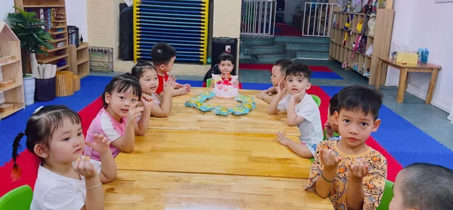 Trường Mầm Non Bước Chân Đầu Tiên (First Step Montessori Childcare)