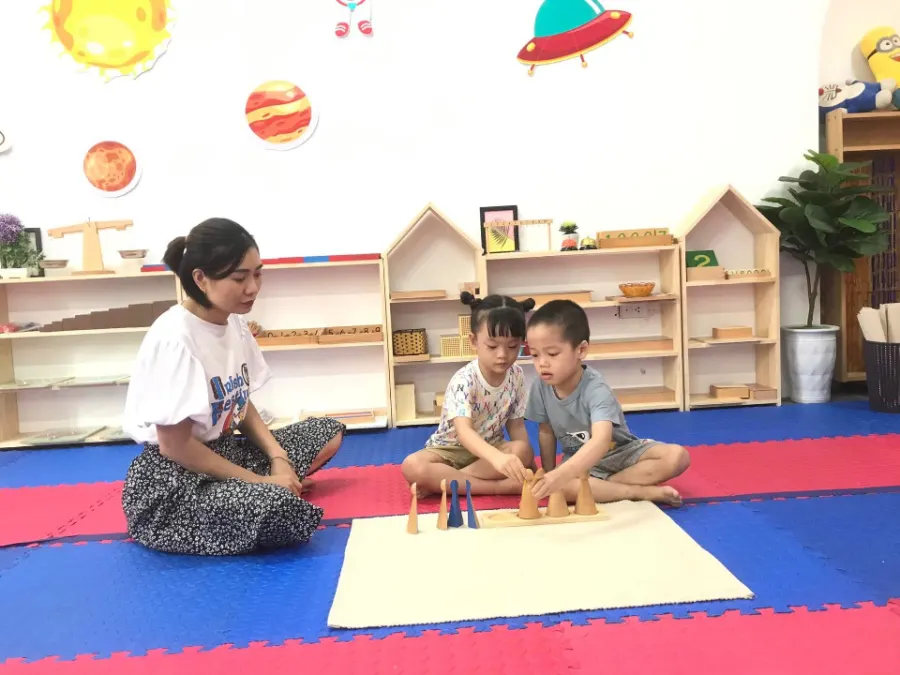 Trường Mầm Non Bước Chân Đầu Tiên (First Step Montessori Childcare)