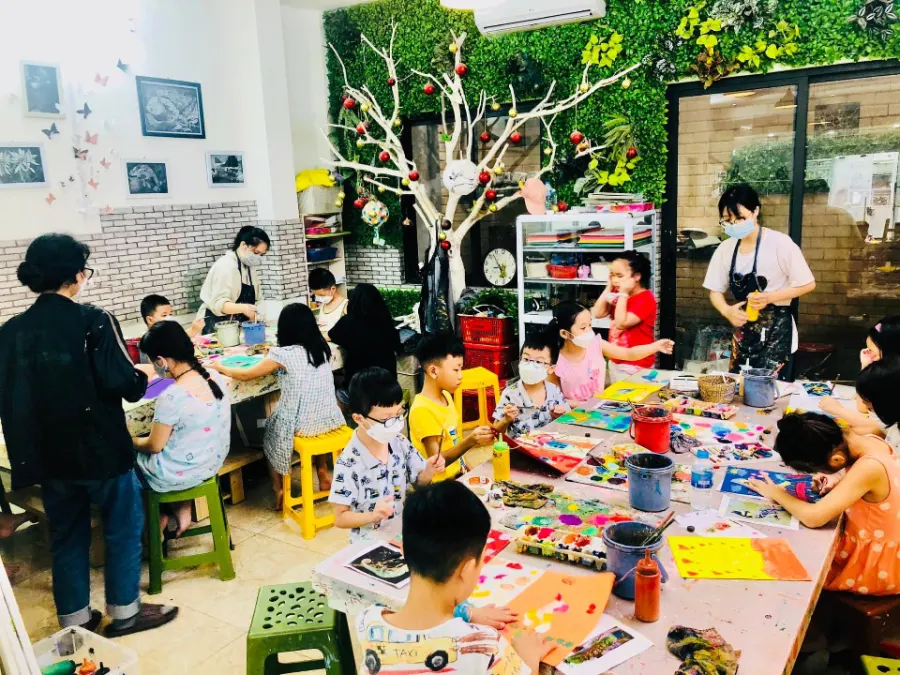 Trung Tâm Mỹ Thuật Ngũ Sắc