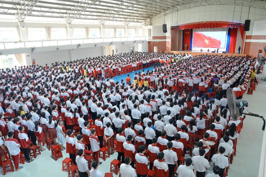 Trường Tiểu học, THCS và THPT Hoàng Việt