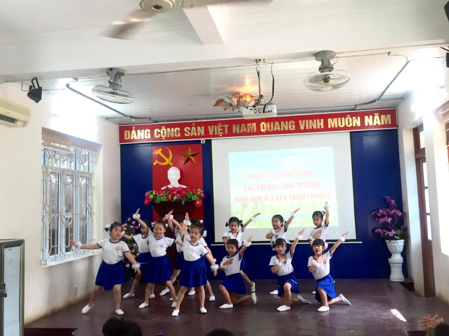 Trường mầm non 8-3