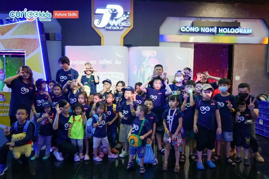 CURIOO English & Future Skills - Hệ thống Anh ngữ và Kỹ năng sống Quốc tế