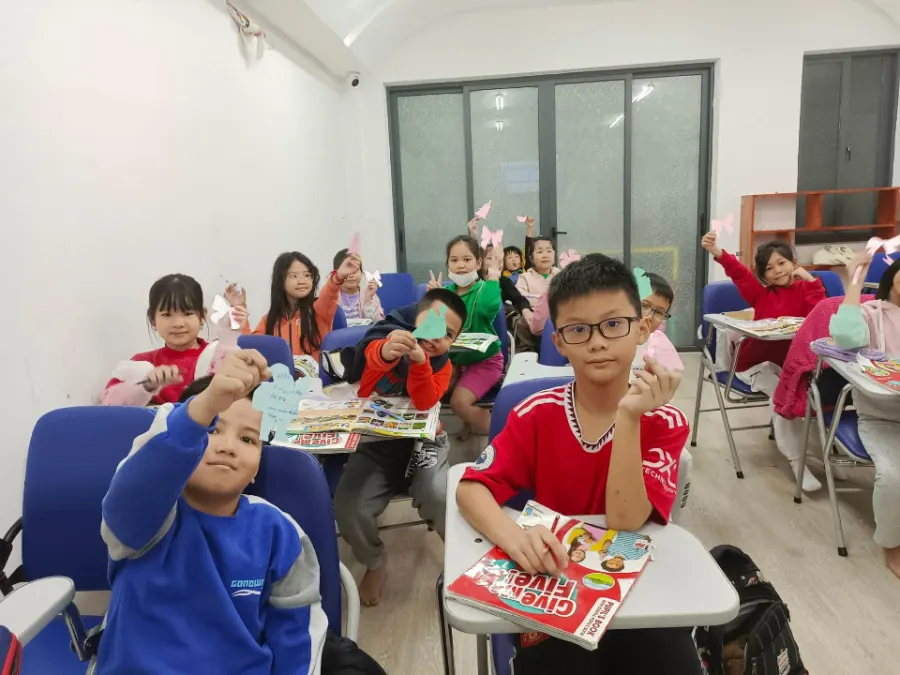 Trung tâm Ngoại ngữ Quốc tế Việt Mỹ ( VAIC )