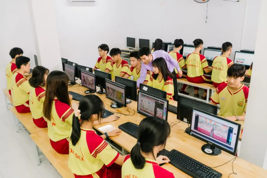 Trường Tiểu học - THCS - THPT Hoa Sen -Tân Đông Hiệp (CS4)