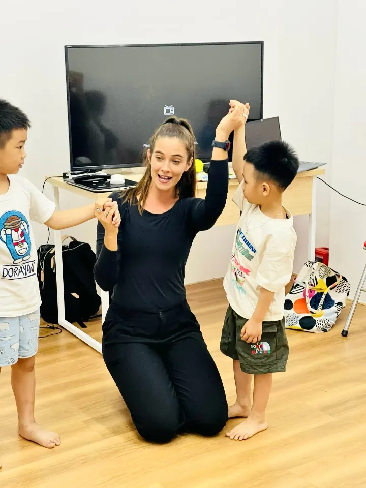 Trung tâm Ngoại ngữ Embassy ( Embassy Language ) - Mỹ Ca