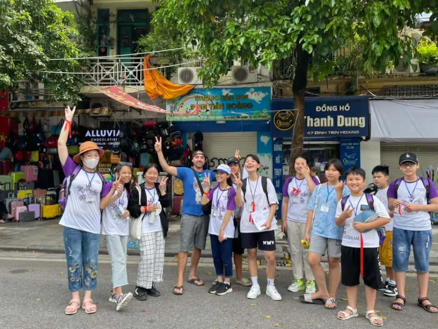 Trung tâm Larva English