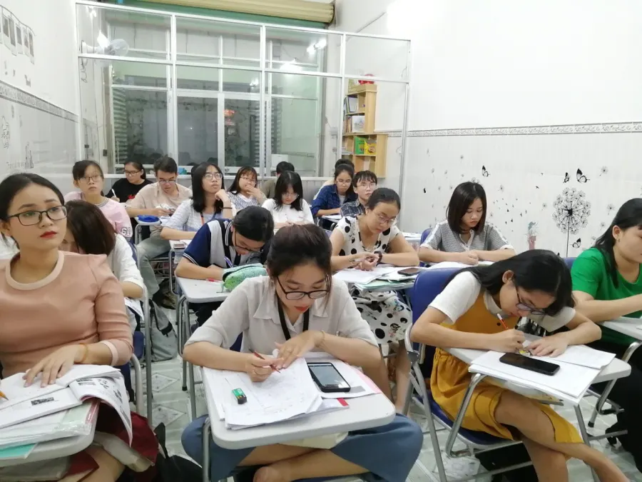 Hoa Ngữ Nhất Tâm
