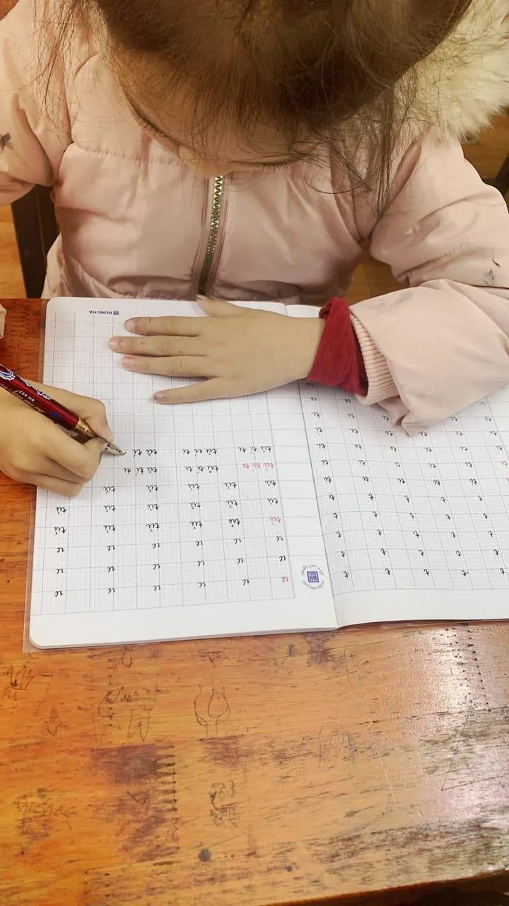 Trung tâm luyện viết chữ đẹp Cô Hoa