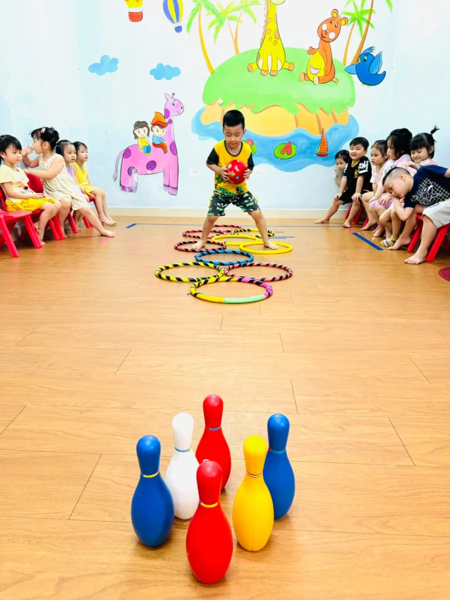 Mầm non Song ngữ Hoa Sen (LOTUS MONTESSORI) - Lĩnh Nam