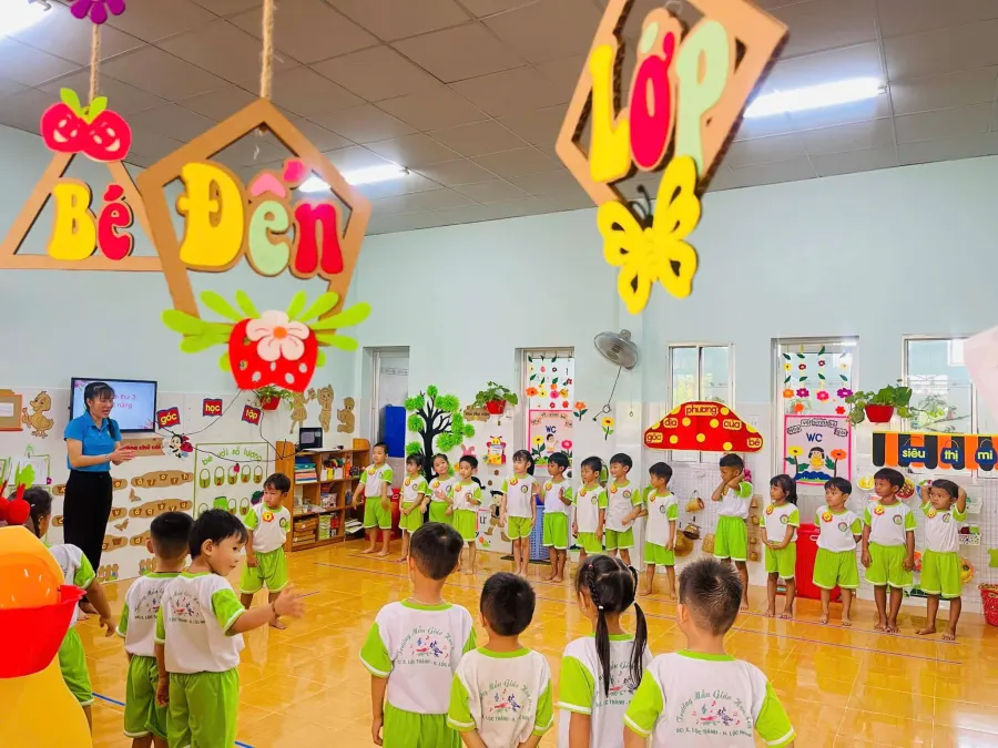 Trường Mẫu giáo Hoa Sen