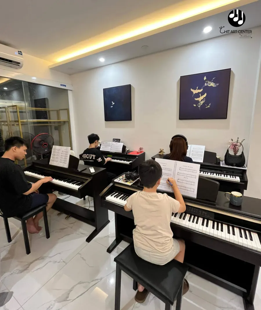Chit Art Center