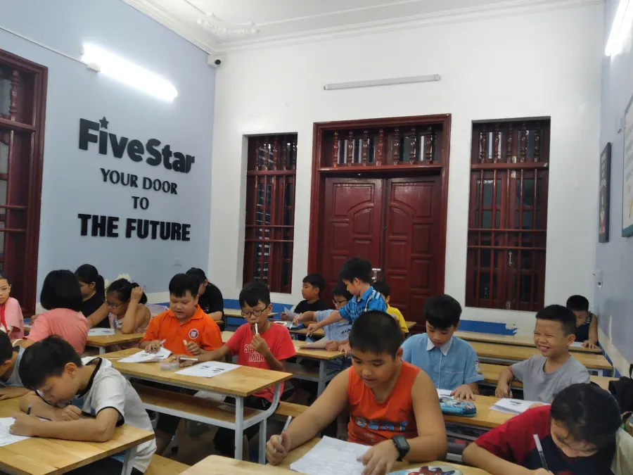 Trung tâm Ngoại ngữ Quốc tế Five Star