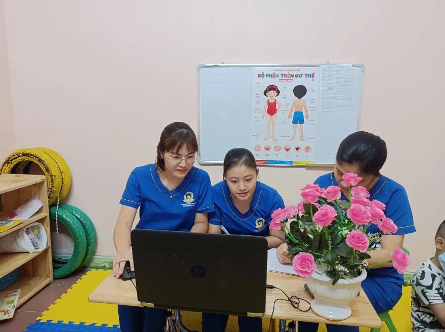 Trung tâm trẻ đặc biệt Quang Minh