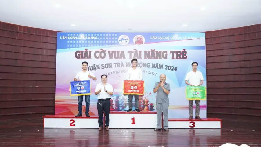 Câu lạc bộ Cờ Vua Tài Năng Trẻ