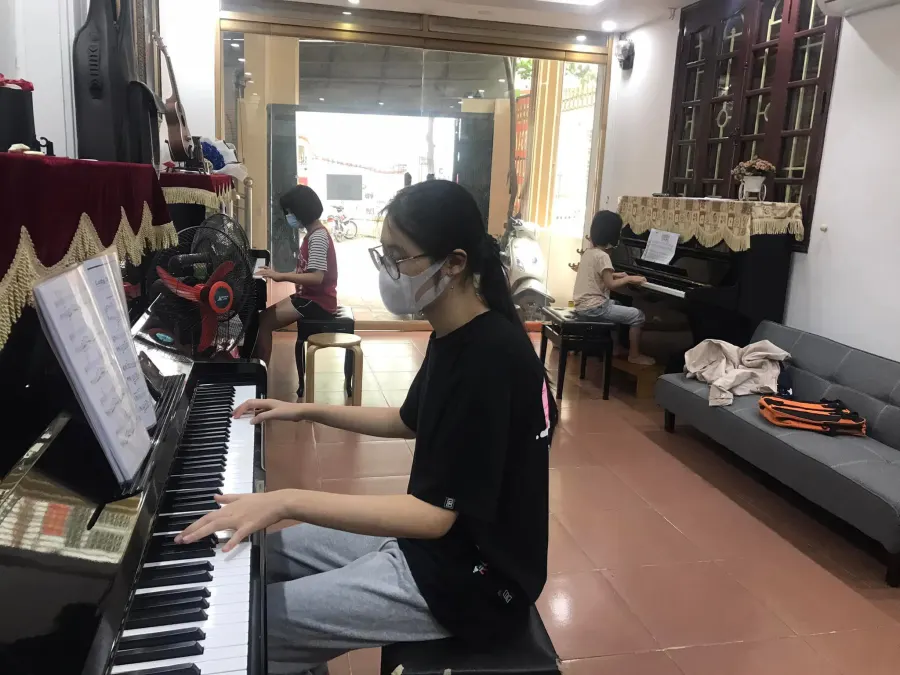Trung tâm Đào Tạo Âm Nhạc Starlight Music