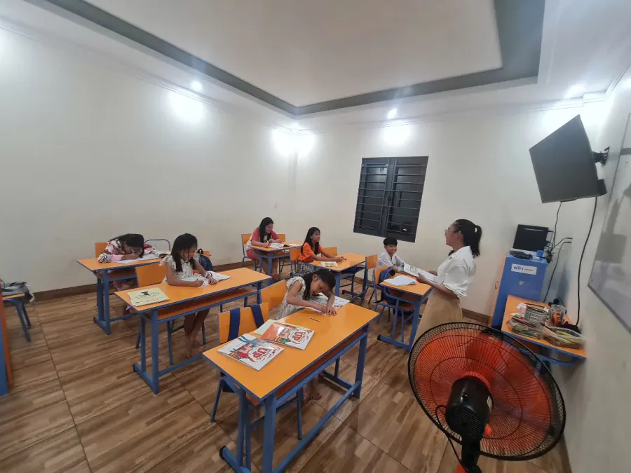 Trung tâm Anh ngữ LUCID English
