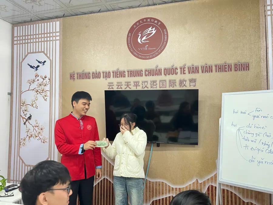 Hệ thống Tiếng Trung Vân Vân Thiên Bình