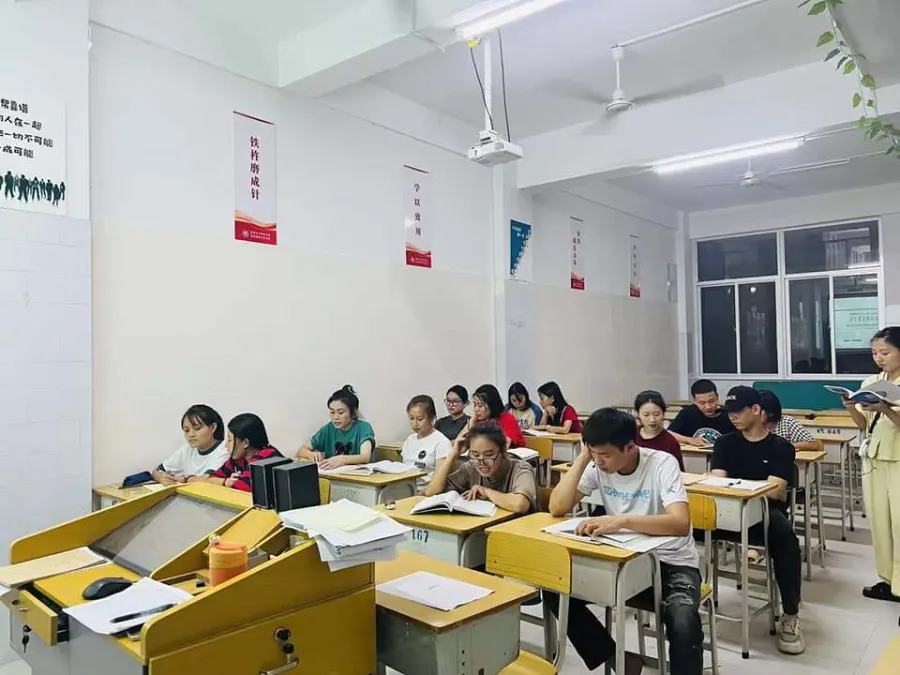 Trung tâm Học bổng du học Khai Tâm