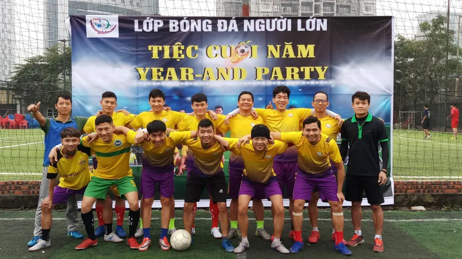 Lớp Bóng Đá Người Lớn - Cầu Giấy