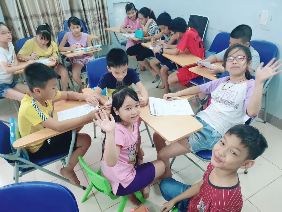 Lớp Học Tiếng Anh Thầy Nguyễn Thành Long - Lzone English