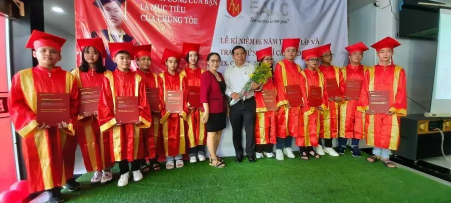 Trung tâm Ngoại Ngữ Âu Mỹ