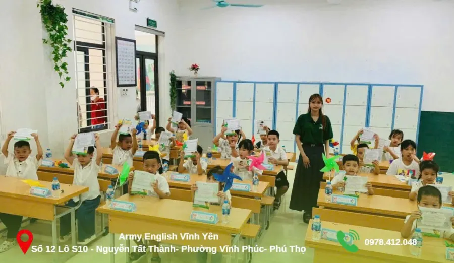 Trung tâm Army English