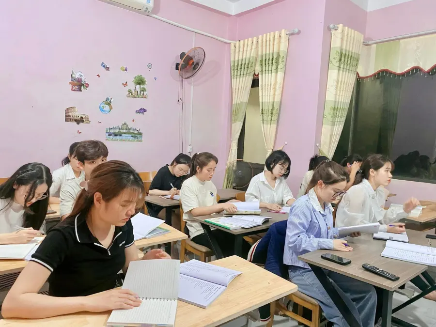 Trung tâm Tâm Ngoại Ngữ Hàn Việt HTH