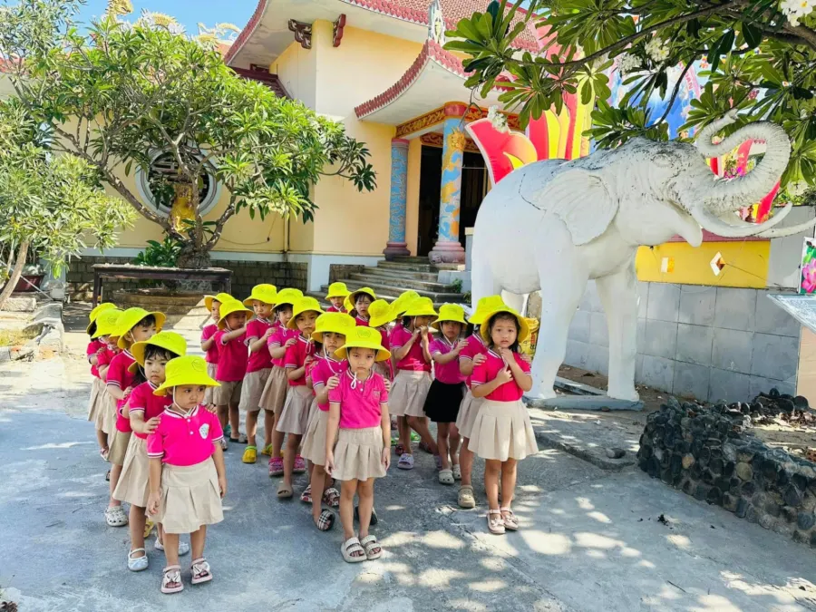 Trường Mầm non Tuổi Thơ