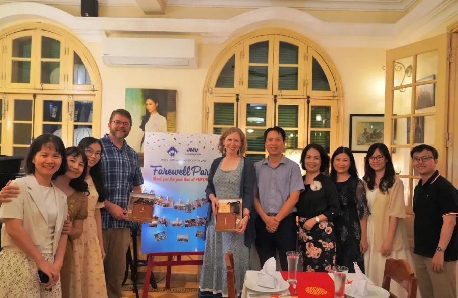 Trường Đại Học Ngoại ngữ - Đại học Huế (HUFLIS)