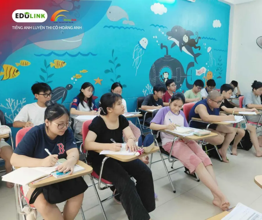 Lớp Tiếng Anh Luyện Thi Cô Hoàng Anh - Cơ sở 11