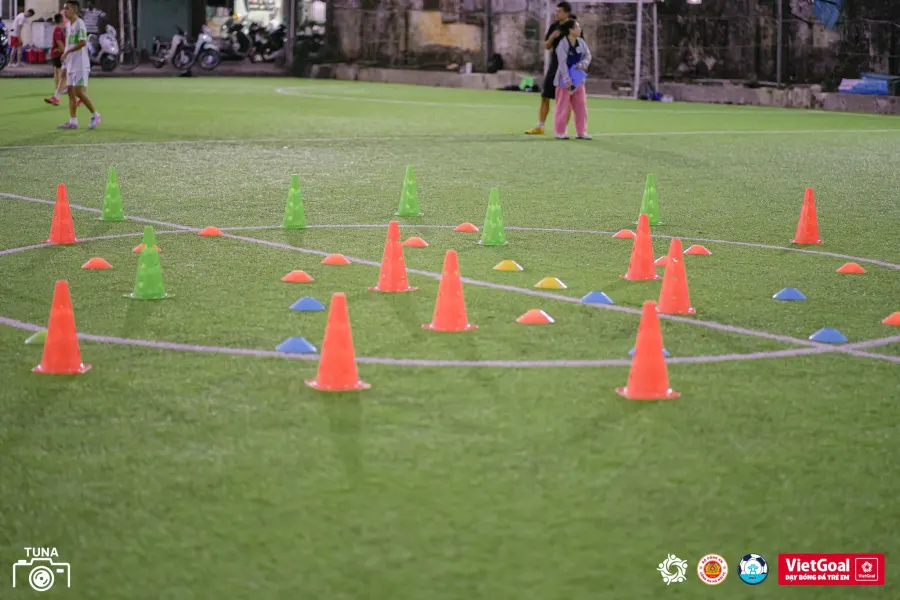 Trung tâm VietGoal Định Công
