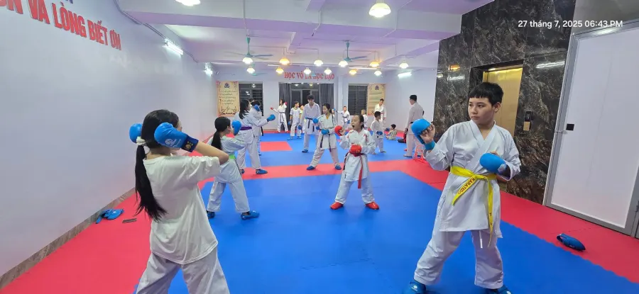 Câu lạc bộ Karate Long Biên