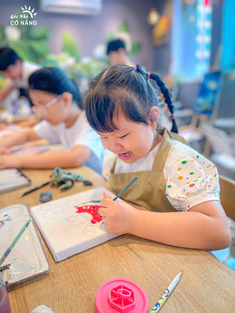 Lớp Vẽ Góc Nhỏ Có Nắng