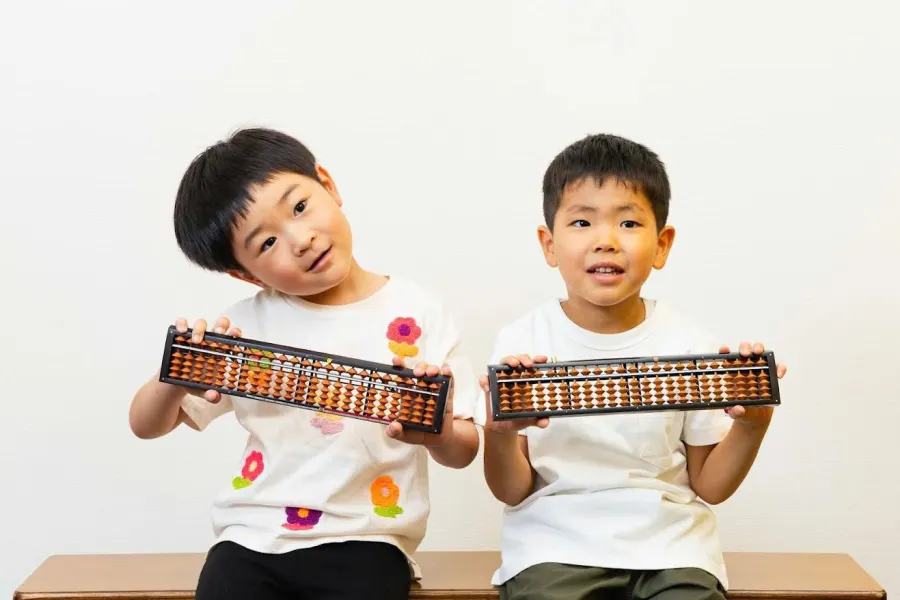 Trung tâm giáo dục Ishido-Shiki Soroban Vietnam - Bàn Cờ