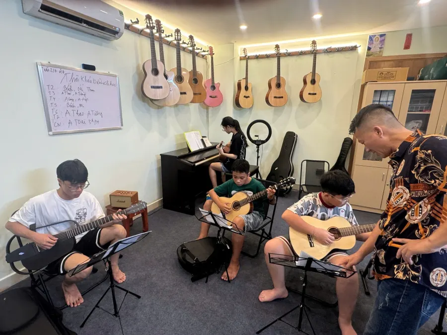 Lớp học Guitar Xanhevent