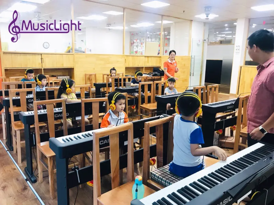 Trung tâm Âm nhạc MusicLight School
