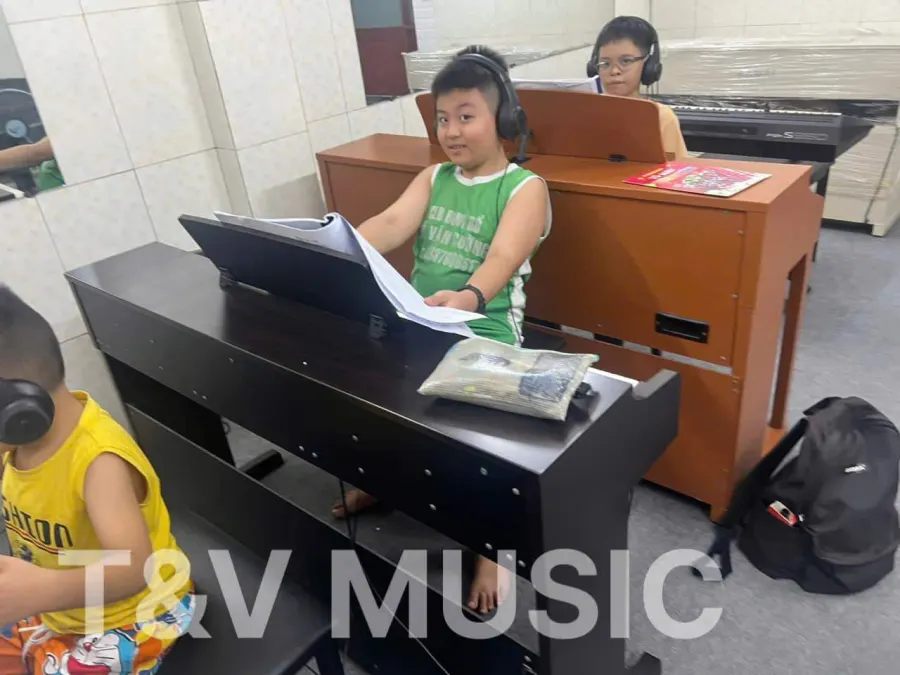 Trung tâm T&V Music Center