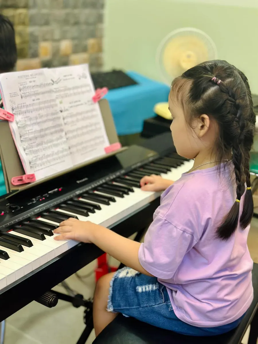 Lớp Nhạc PRAISE MUSIC