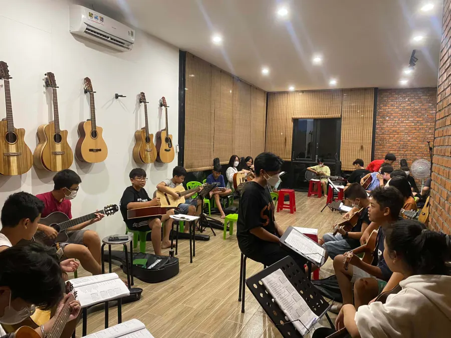 Lớp D'class Guitar