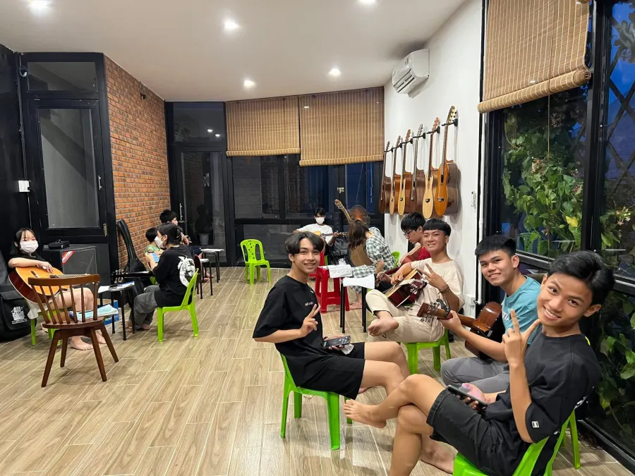 Lớp D'class Guitar