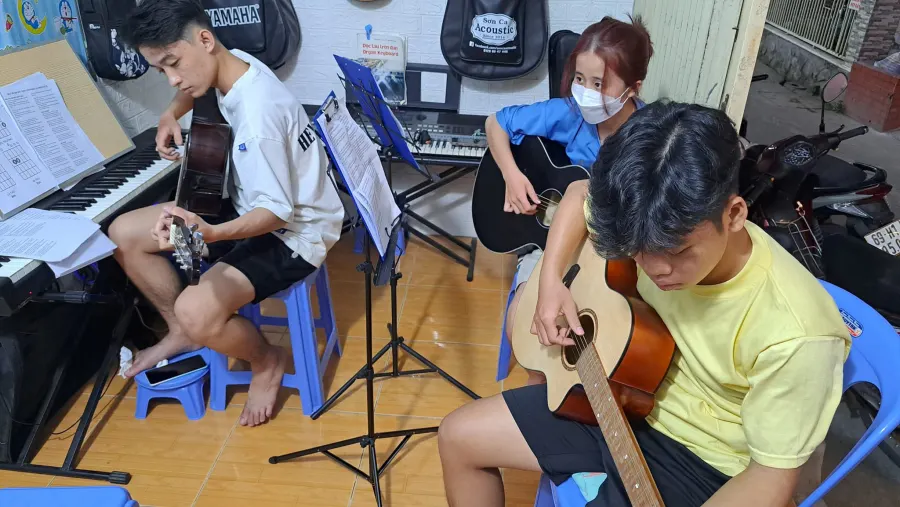 Lớp Nhạc A&T