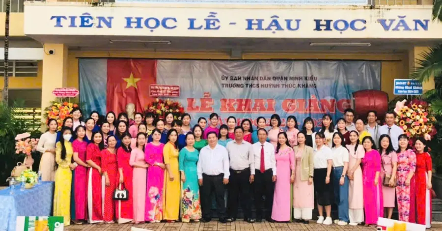 Trường THCS Huỳnh Thúc Kháng