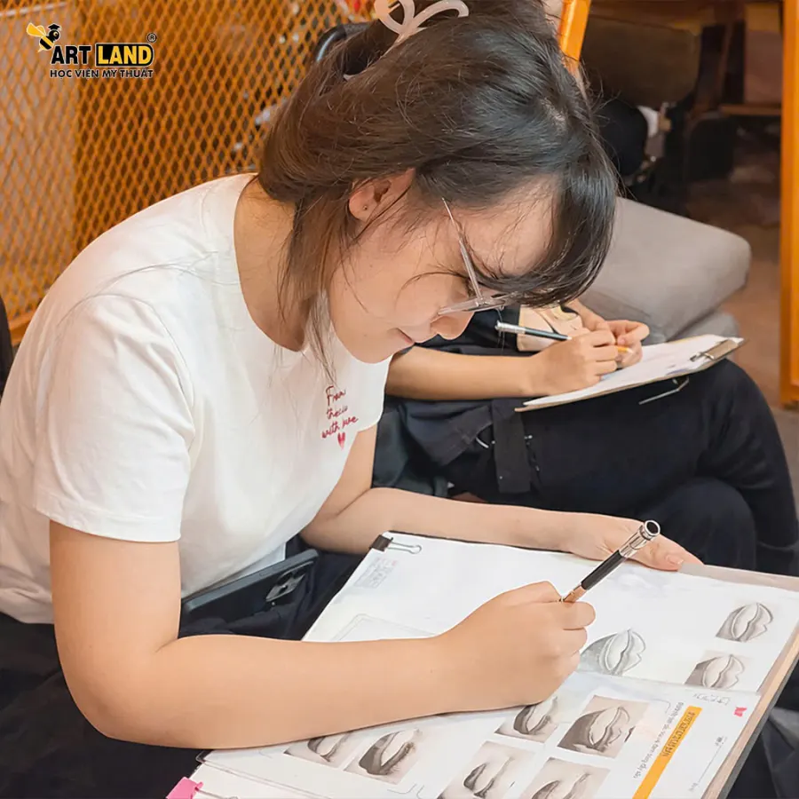 Lớp dạy vẽ Artland