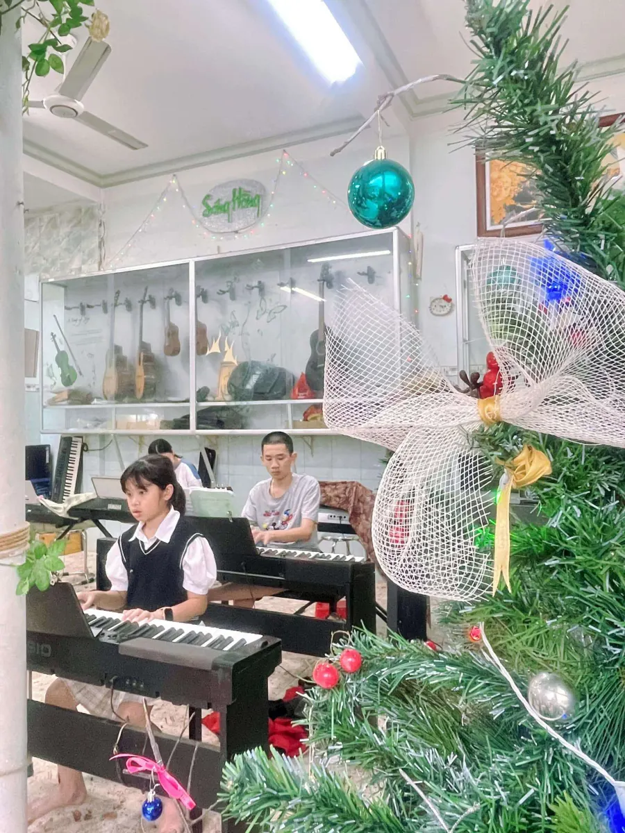 Trung tâm Âm Nhạc Sóng Hồng