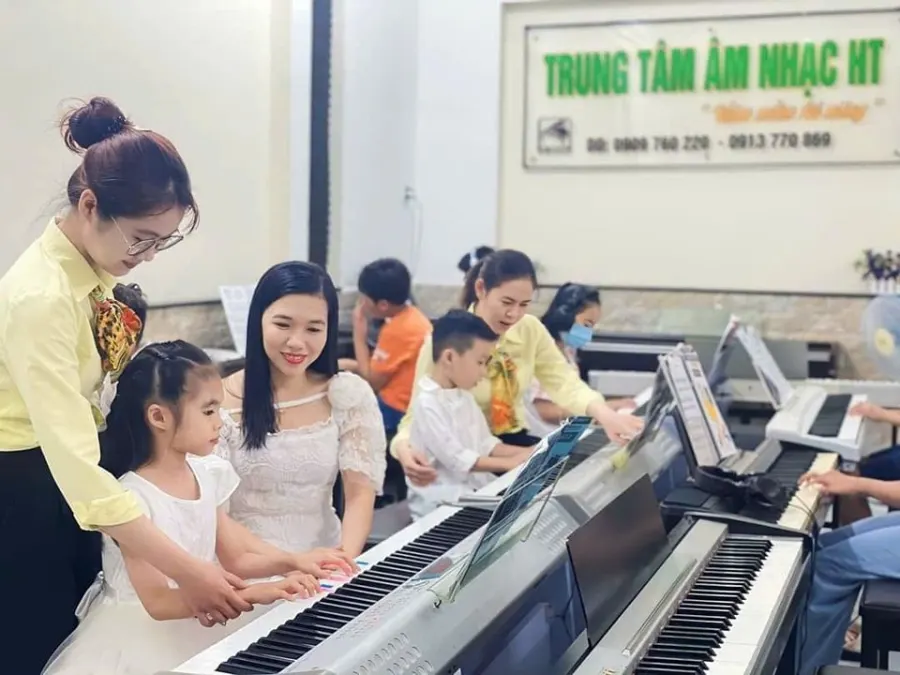 Trung tâm Âm Nhạc HT