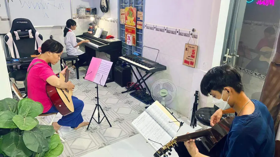 Lớp học nhạc Bình Minh