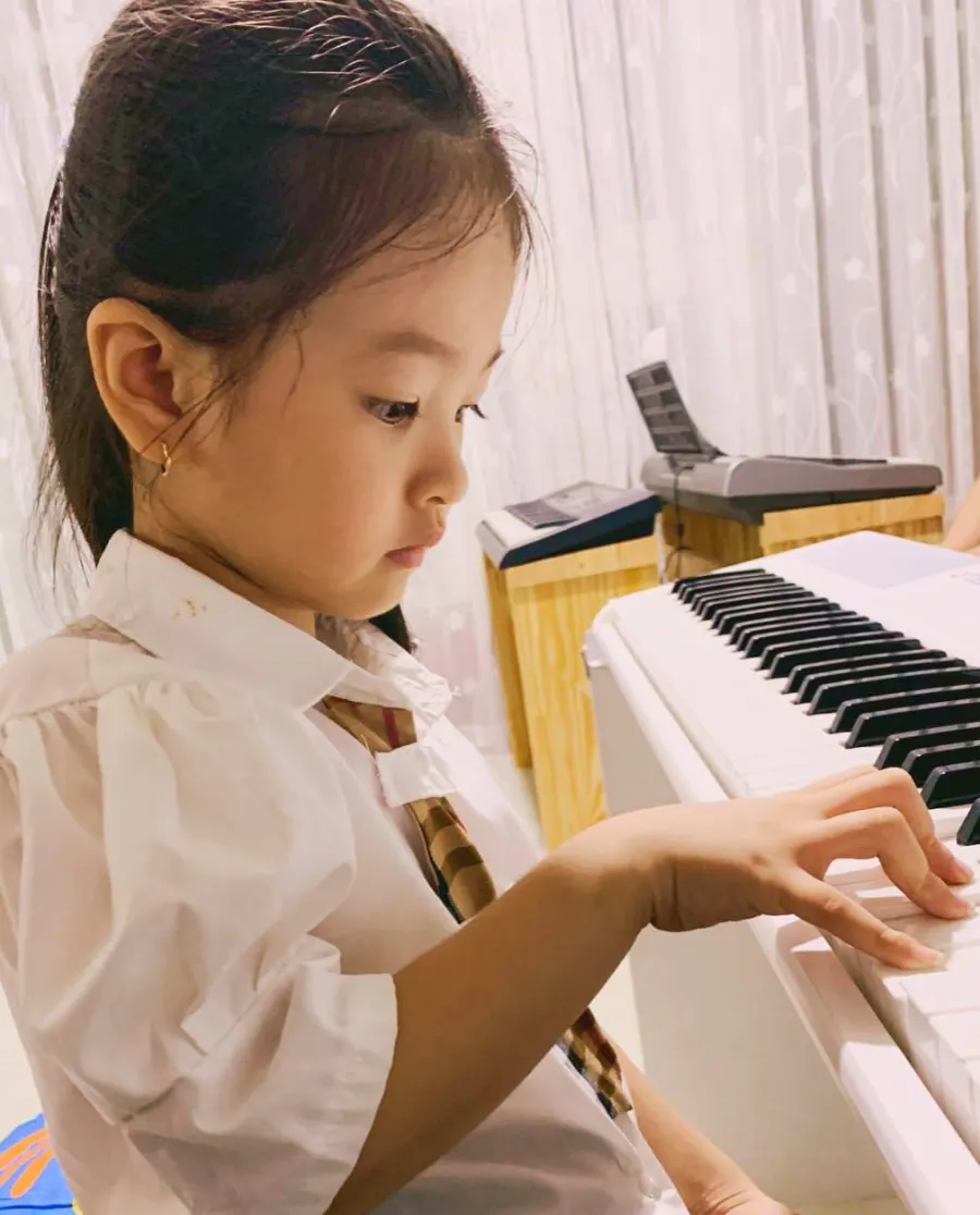 Lớp Vẽ Lớp Đàn Vĩnh Long : MỸ THUẬT CỌ - SOLA MUSIC