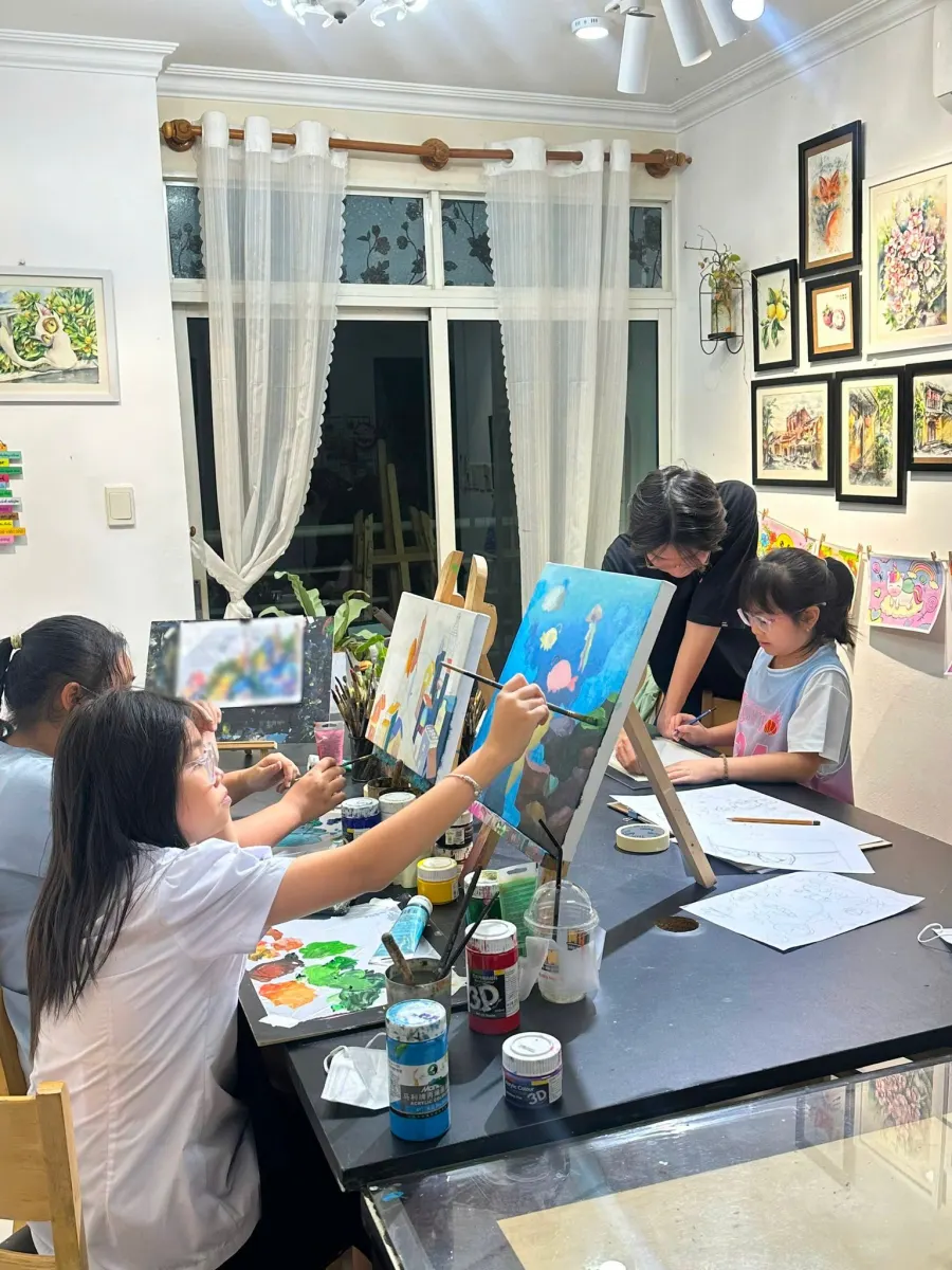Lớp vẽ thầy Bụi (Cọ Bảy Màu)