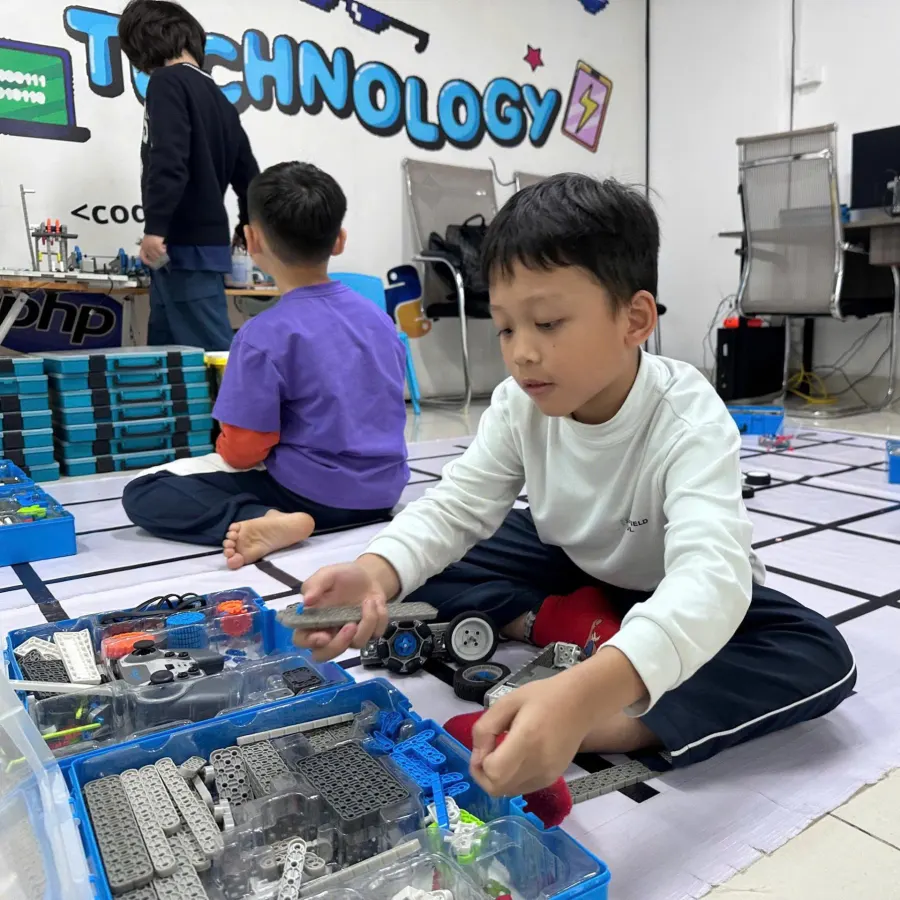 Trường Công nghệ và Sáng tạo EVO