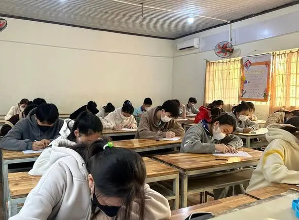 Trung tâm Ngoại Ngữ Hoa Văn Thời Đại